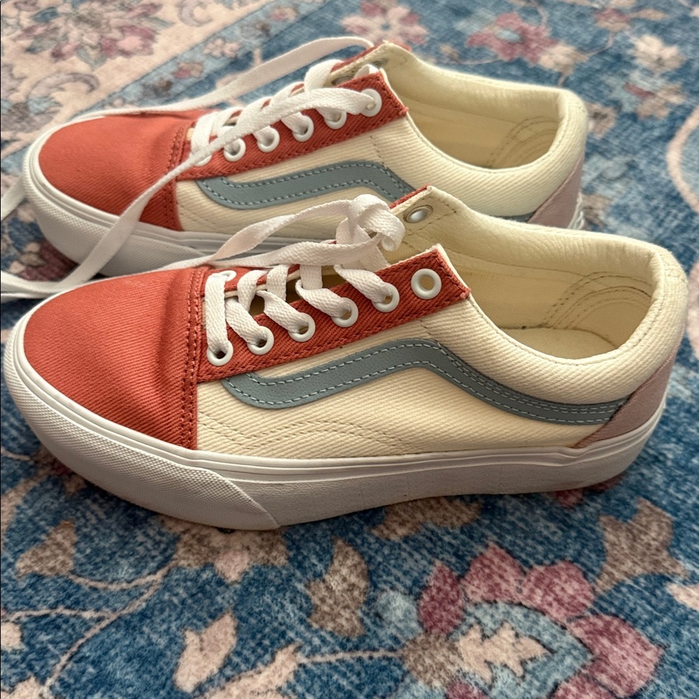 Vans women’s shoes size 6 - Picture 2 of 4